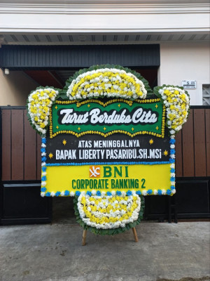 Papan Bunga Duka di Balai Riam