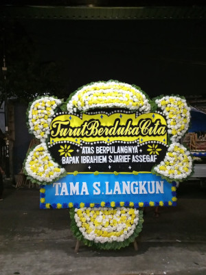 Papan Bunga Duka di Balai Riam