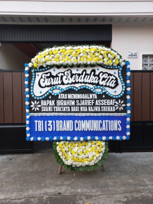 Papan Bunga Duka di Balai Riam